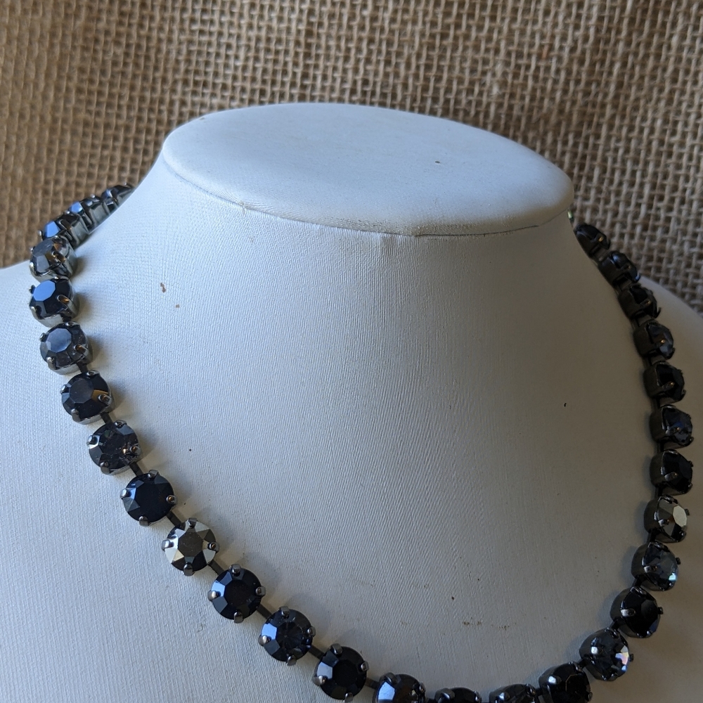 Black Jet and Gray Crystal in Classic Necklace & Earrings in Gunmetal - Picture 4 of 8